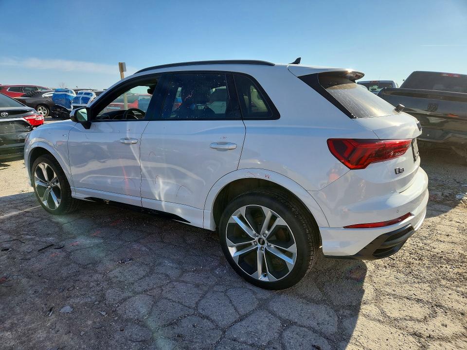 48471266 :رقم المزاد ، WA1EECF36N1135795 vin ، 2022 Audi Q3 مزاد بيع