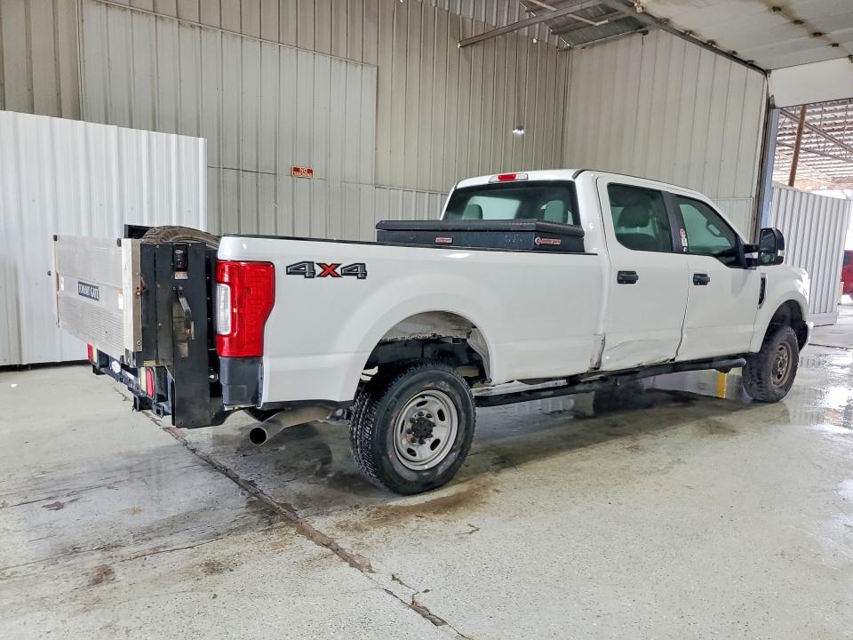 51406596 :رقم المزاد ، 1FT7W2B65JED06271 vin ، 2018 Ford F250 مزاد بيع