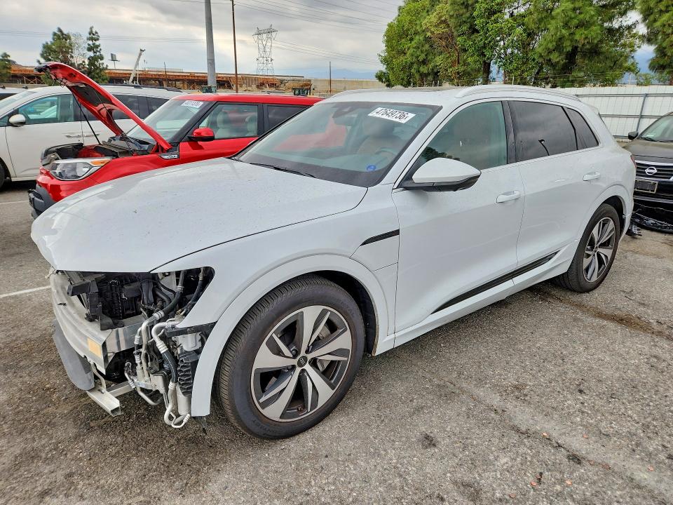 47649736 :رقم المزاد ، WA15AAGE0RB026412 vin ، 2024 Audi Q8 E-tron مزاد بيع