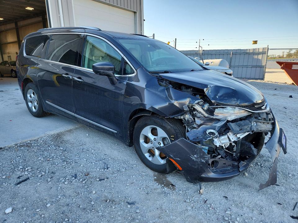 Продажа на аукционе авто 2017 Chrysler Pacifica, vin: 2C4RC1EG2HR528540, номер лота: 48133116