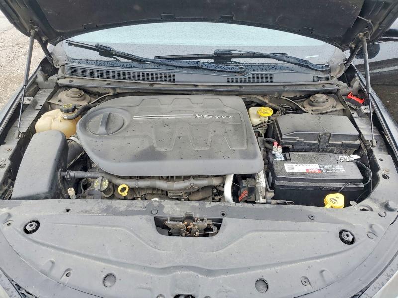 50396776 :رقم المزاد ، 1C3CCCDG2FN512100 vin ، 2015 Chrysler 200 مزاد بيع