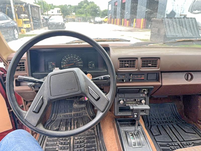 1985 Toyota Pickup მანქანა იყიდება აუქციონზე, vin: JT4RN56D9F5042940, აუქციონის ნომერი: 51451256