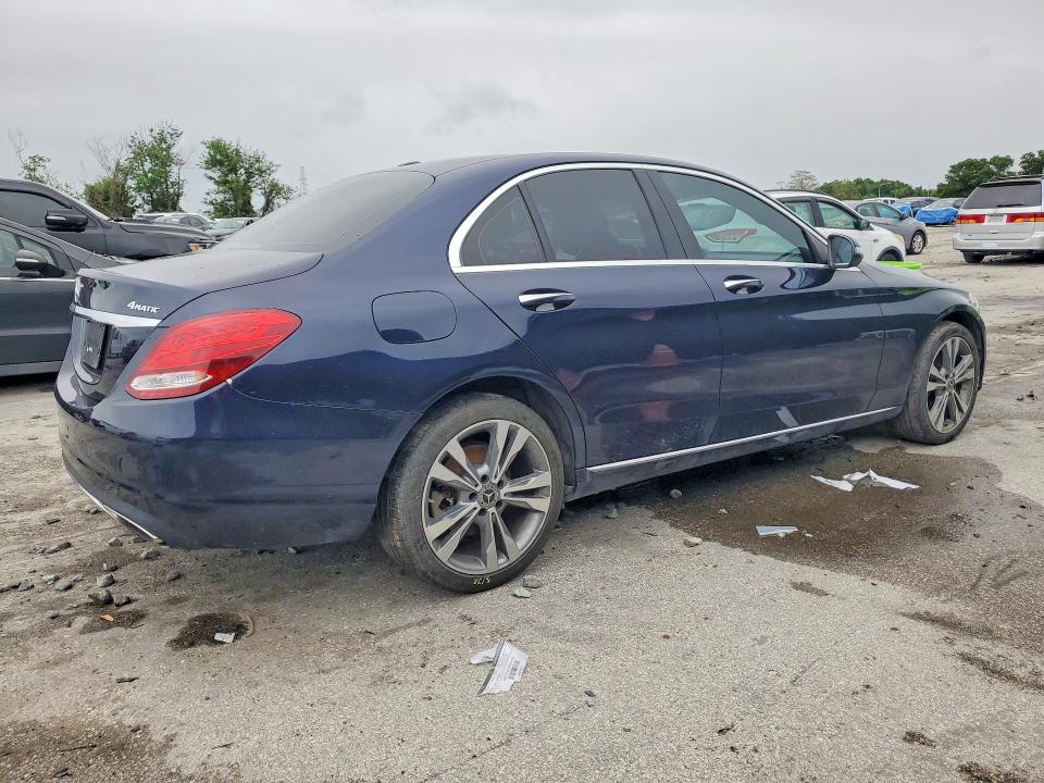 49086206 :رقم المزاد ، 55SWF4KB8JU242678 vin ، 2018 Mercedes-benz C مزاد بيع