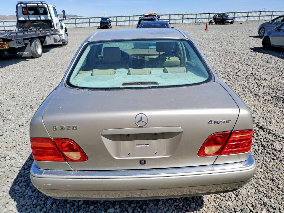 50470786 :رقم المزاد ، WDBJF82H0XX022598 vin ، 1999 Mercedes-benz E مزاد بيع