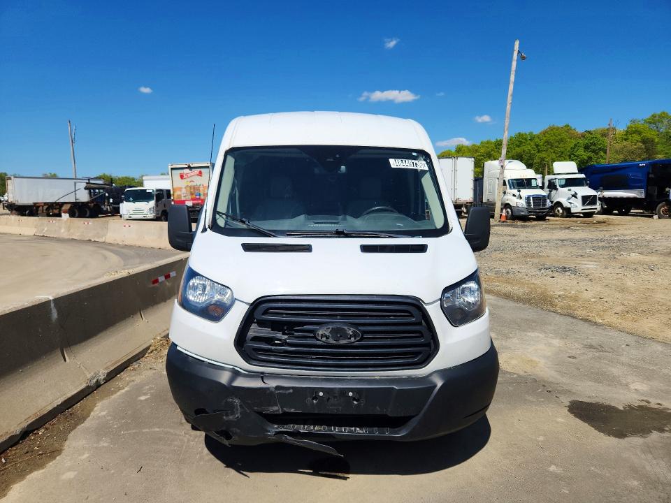 55084716 :رقم المزاد ، 1FTYR2CM8KKB15990 vin ، 2019 Ford Transit مزاد بيع