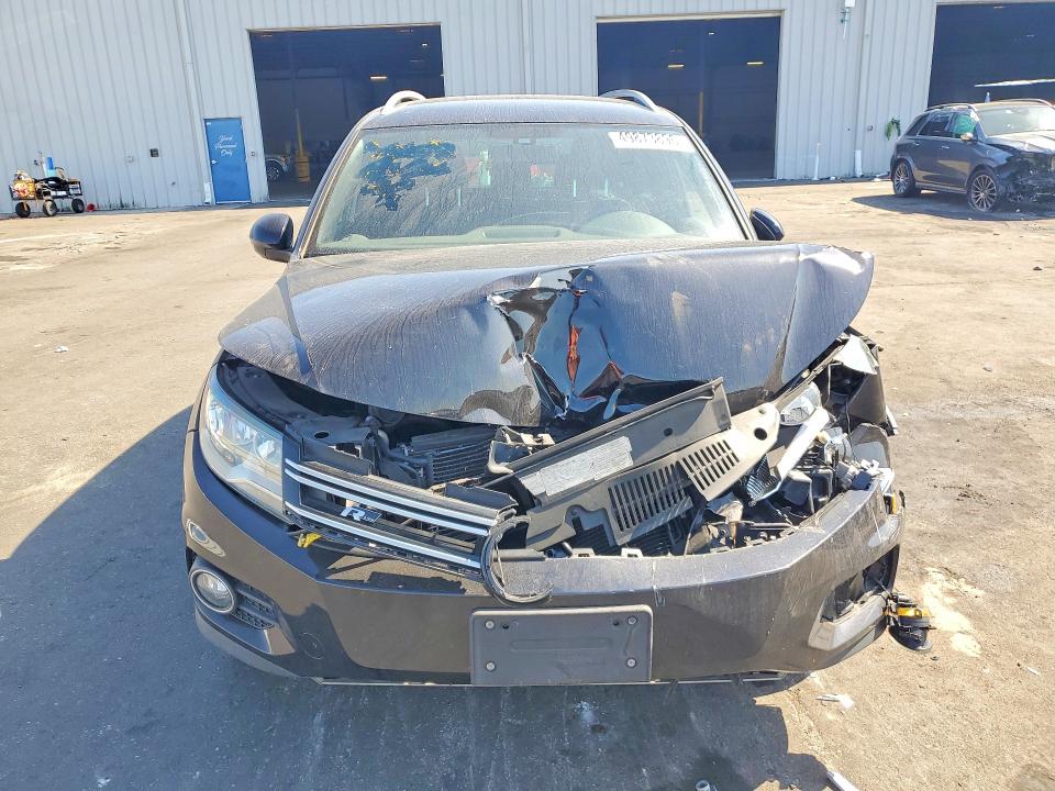 49873896 :رقم المزاد ، WVGBV7AXXGW606875 vin ، 2016 Volkswagen Tiguan مزاد بيع