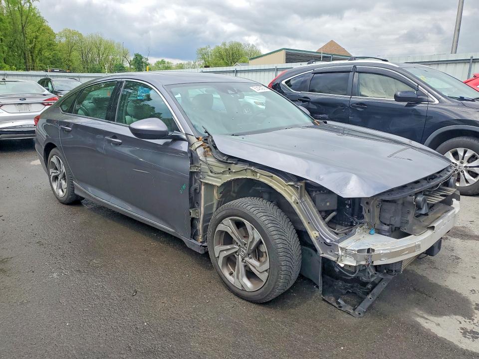 Продаж на аукціоні авто 2018 Honda Accord, vin: 1HGCV1F44JA073884, номер лоту: 51474276