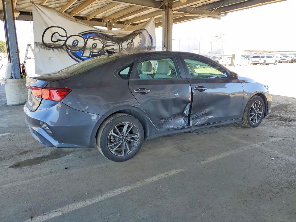 49674916 :رقم المزاد ، 3KPF24ADXPE678544 vin ، 2023 Kia Forte مزاد بيع