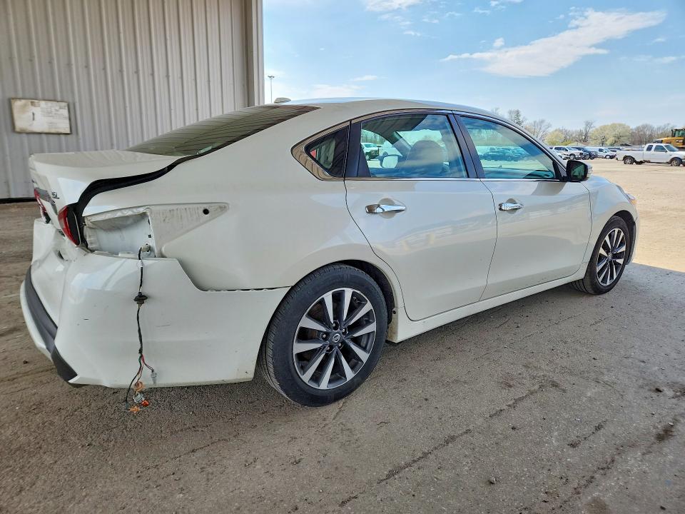 49400946 :رقم المزاد ، 1N4AL3AP4HC204163 vin ، 2017 Nissan Altima مزاد بيع