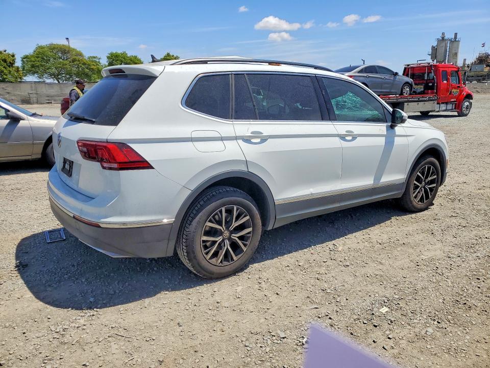 50712736 :رقم المزاد ، 3VV3B7AX1MM009564 vin ، 2021 Volkswagen Tiguan مزاد بيع