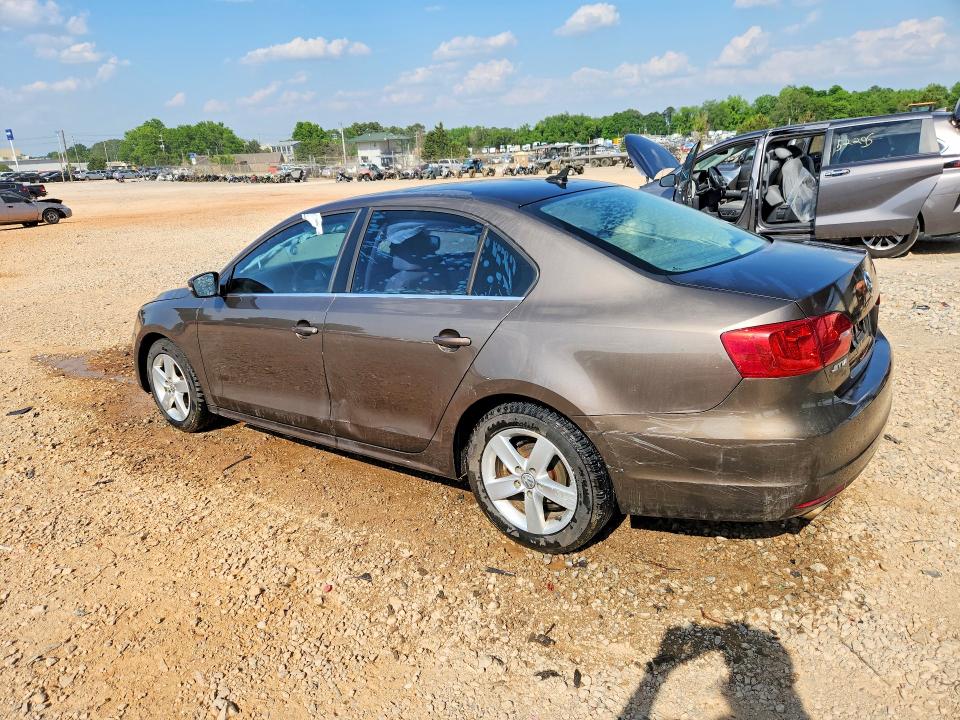 51144716 :رقم المزاد ، 3VWLL7AJ0EM432402 vin ، 2014 Volkswagen Jetta مزاد بيع