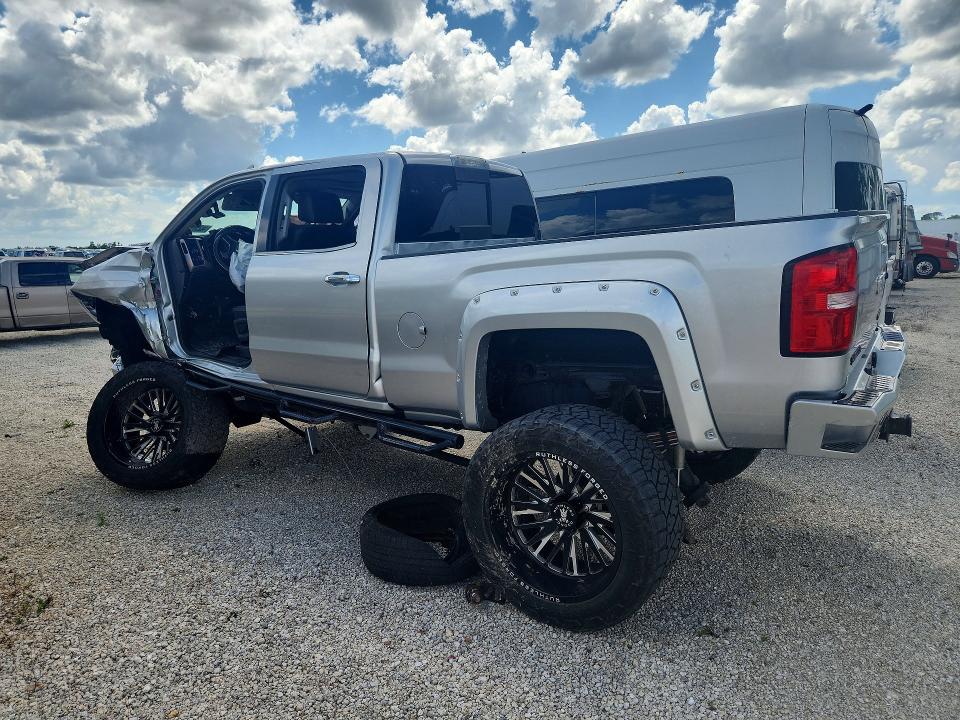 53294266 :رقم المزاد ، 1GT12UEY2JF133071 vin ، 2018 Gmc Sierra مزاد بيع