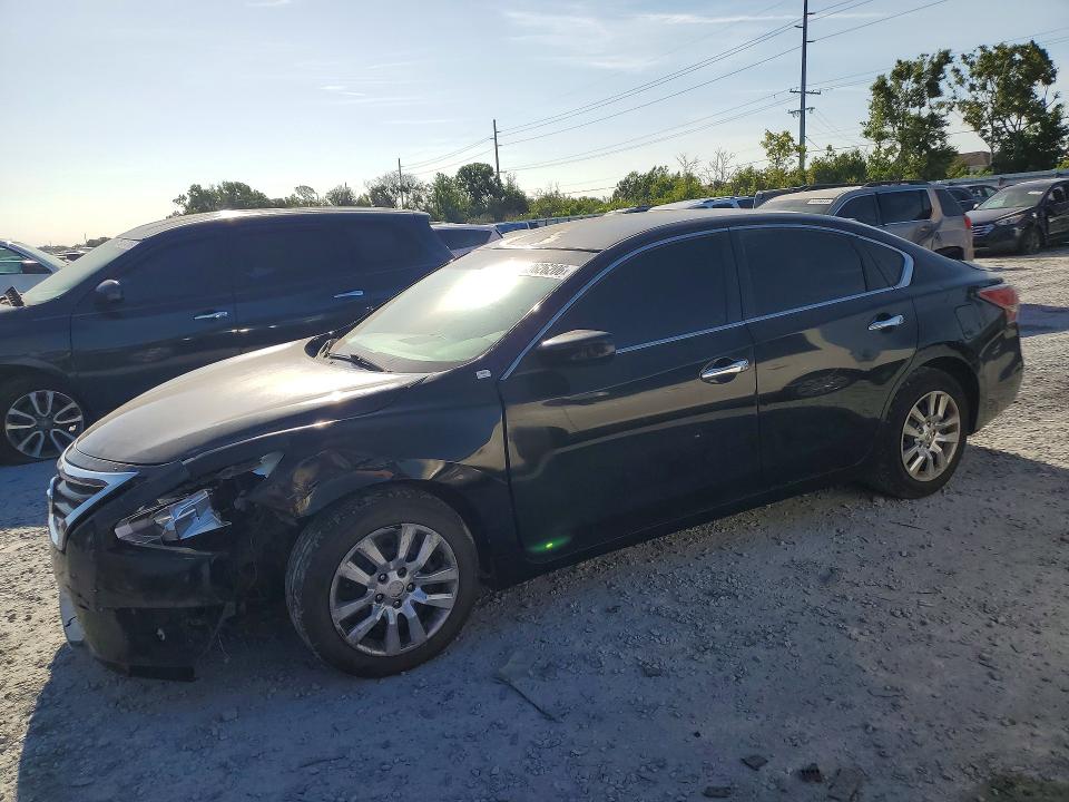 2015 Nissan Altima მანქანა იყიდება აუქციონზე, vin: 1N4AL3AP3FC258695, აუქციონის ნომერი: 49626206