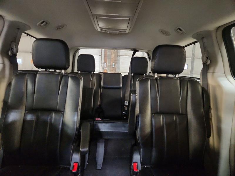 2015 Chrysler Town & Country მანქანა იყიდება აუქციონზე, vin: 2C4RC1BG3FR741109, აუქციონის ნომერი: 51207696