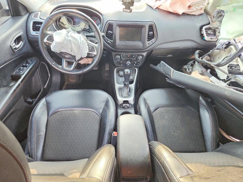 49516466 :رقم المزاد ، 3C4NJDBB9JT259017 vin ، 2018 Jeep Compass مزاد بيع