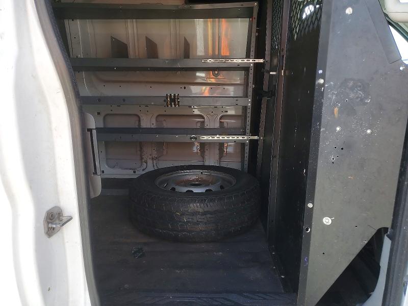 48945526 :رقم المزاد ، 1FTYR1ZM4HKA07103 vin ، 2017 Ford Transit مزاد بيع
