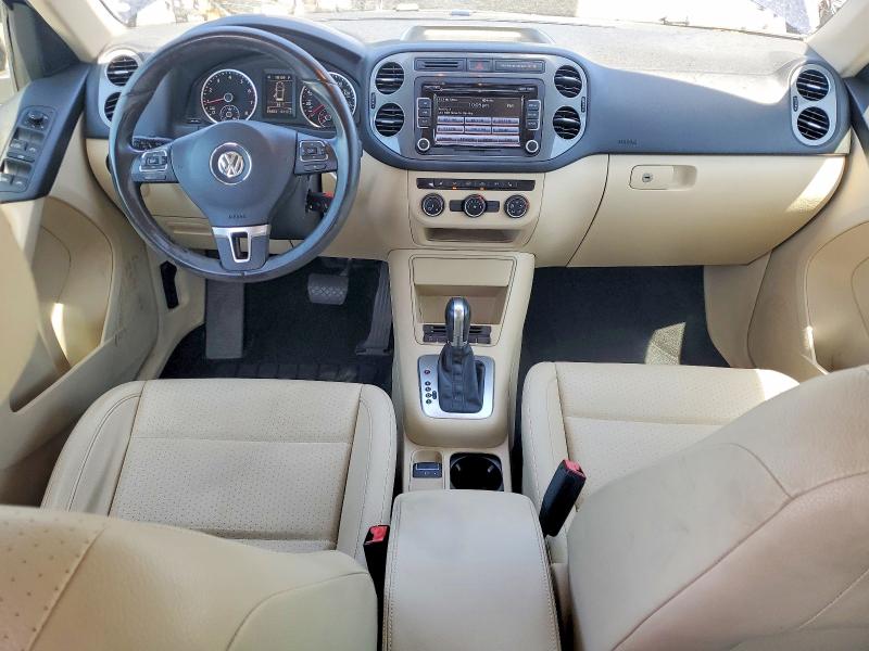 2015 Volkswagen Tiguan მანქანა იყიდება აუქციონზე, vin: WVGAV7AX2FW597504, აუქციონის ნომერი: 51684636