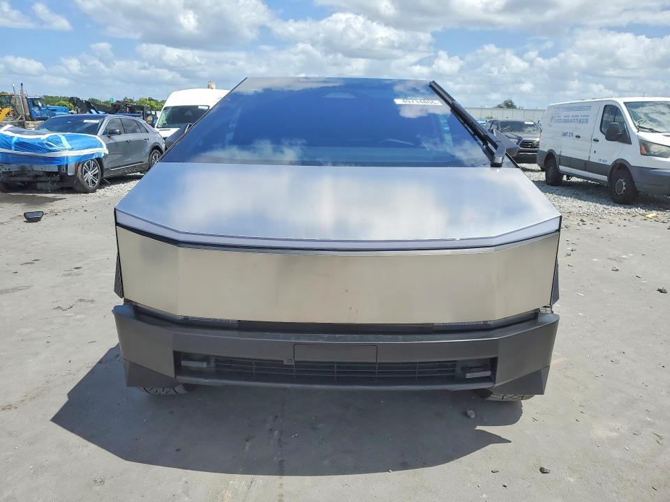 49734806 :رقم المزاد ، 7G2CEHED4RA025792 vin ، 2024 Tesla Cybertruck مزاد بيع