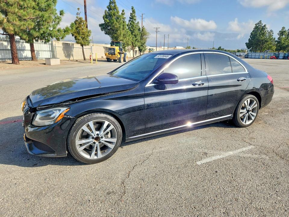 50135846 :رقم المزاد ، 55SWF4JB9GU162462 vin ، 2016 Mercedes-benz C مزاد بيع