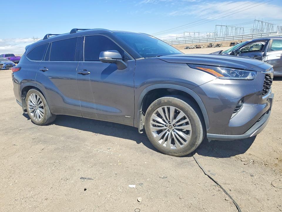 2023 Toyota Highlander Hybrid მანქანა იყიდება აუქციონზე, vin: 5TDEBRCH1PS107703, აუქციონის ნომერი: 50724036