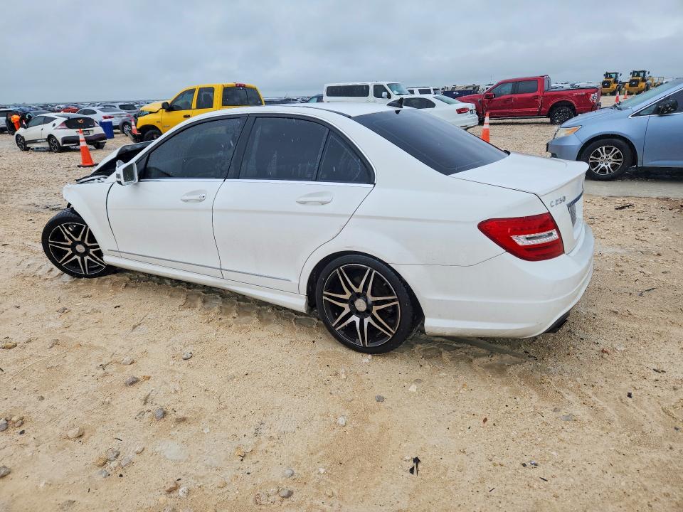 Продаж на аукціоні авто 2013 Mercedes-benz C, vin: WDDGF4HB6DA828912, номер лоту: 50592646