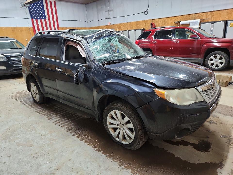 47613346 :رقم المزاد ، JF2SHBDC8BH768638 vin ، 2011 Subaru Forester مزاد بيع