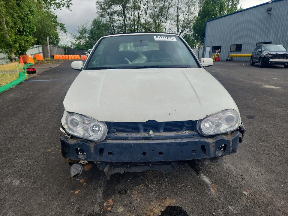 51211796 :رقم المزاد ، 3VWCC21V11M807231 vin ، 2001 Volkswagen Cabrio مزاد بيع