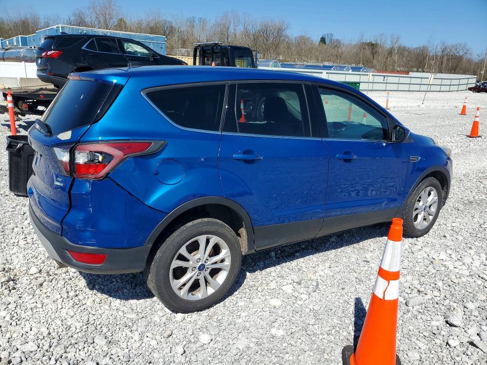 48536596 :رقم المزاد ، 1FMCU9GD0HUA11739 vin ، 2017 Ford Escape مزاد بيع