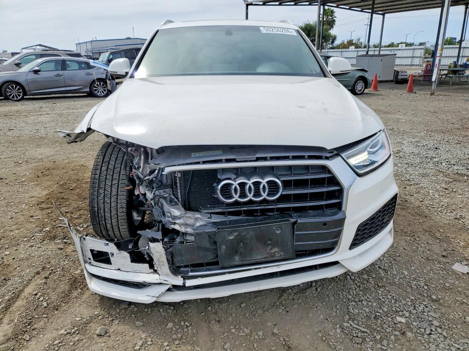 2018 Audi Q3 მანქანა იყიდება აუქციონზე, vin: WA1BCCFS6JR033585, აუქციონის ნომერი: 50256206