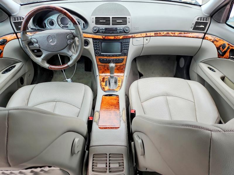 51670146 :رقم المزاد ، WDBUF87X48B203828 vin ، 2008 Mercedes-benz E مزاد بيع