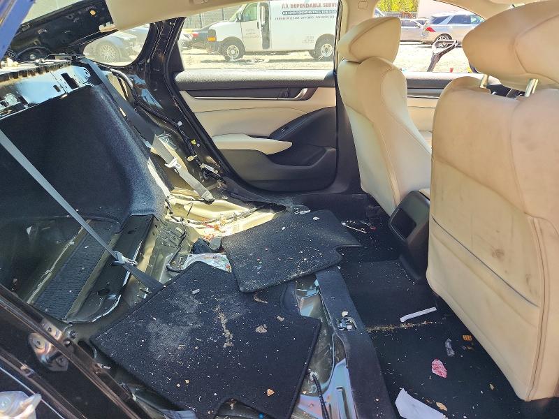 49623766 :رقم المزاد ، 1HGCV1F12JA057222 vin ، 2018 Honda Accord مزاد بيع