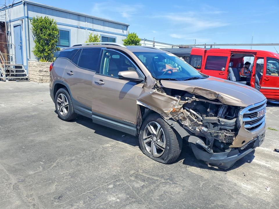 51031516 :رقم المزاد ، 3GKALPEV0JL323465 vin ، 2018 Gmc Terrain مزاد بيع