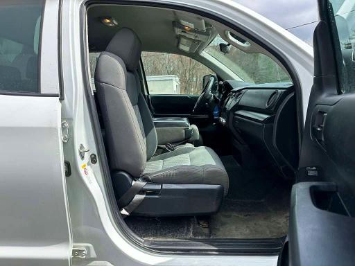 Продаж на аукціоні авто 2018 Toyota Tundra, vin: 5TFUY5F19JX762520, номер лоту: 79801235