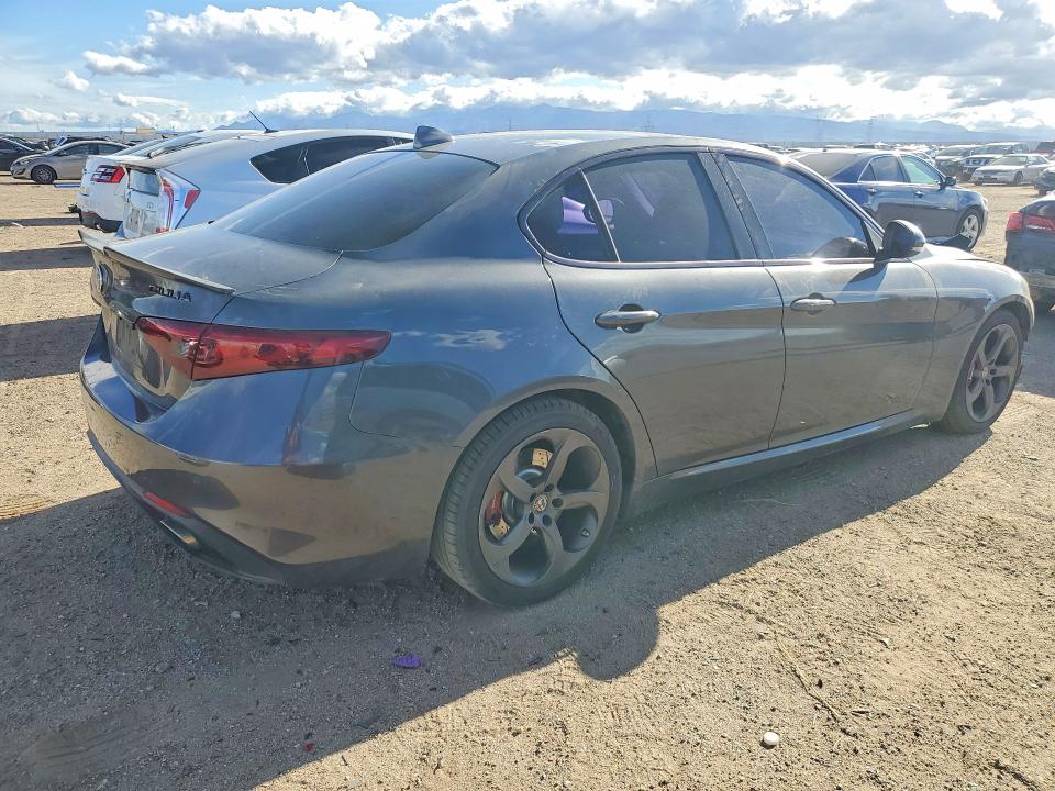 Aukcja sprzedaży 2018 Alfa Romeo Giulia, vin: ZARFAEBNXJ7592504, numer aukcji: 49636606