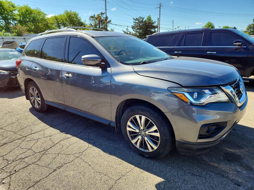50466266 :رقم المزاد ، 5N1DR2MN8HC629858 vin ، 2017 Nissan Pathfinder مزاد بيع
