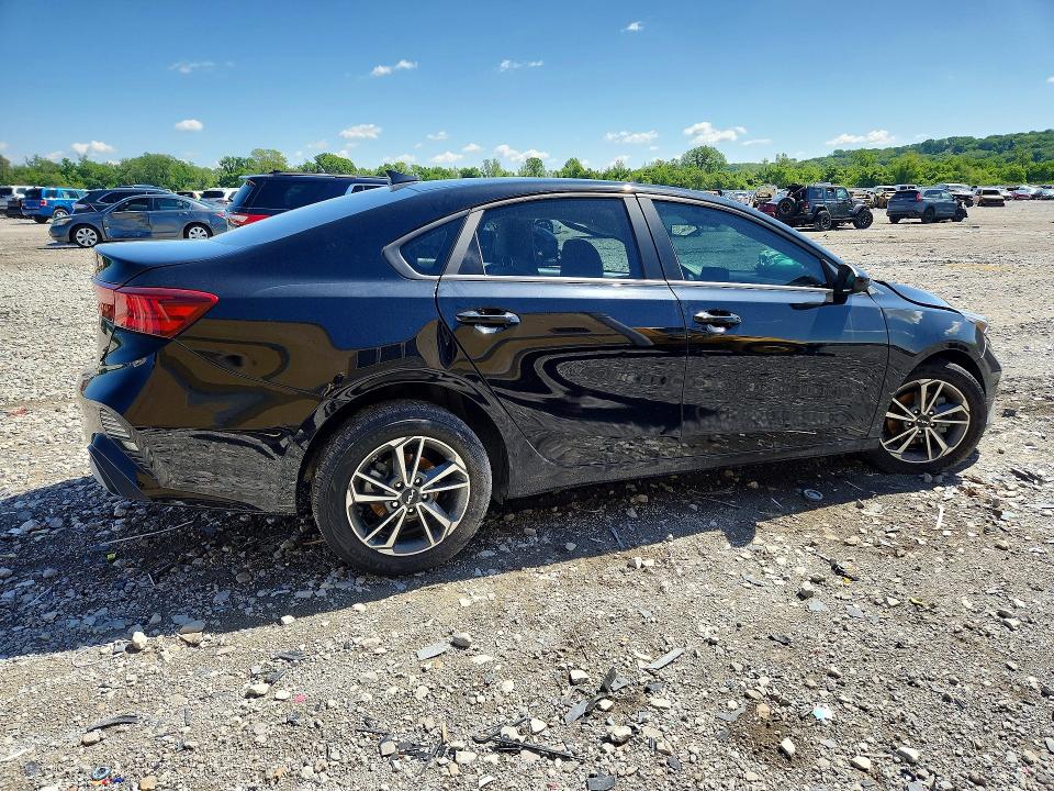 51674786 :رقم المزاد ، 3KPF24AD2NE450325 vin ، 2022 Kia Forte مزاد بيع