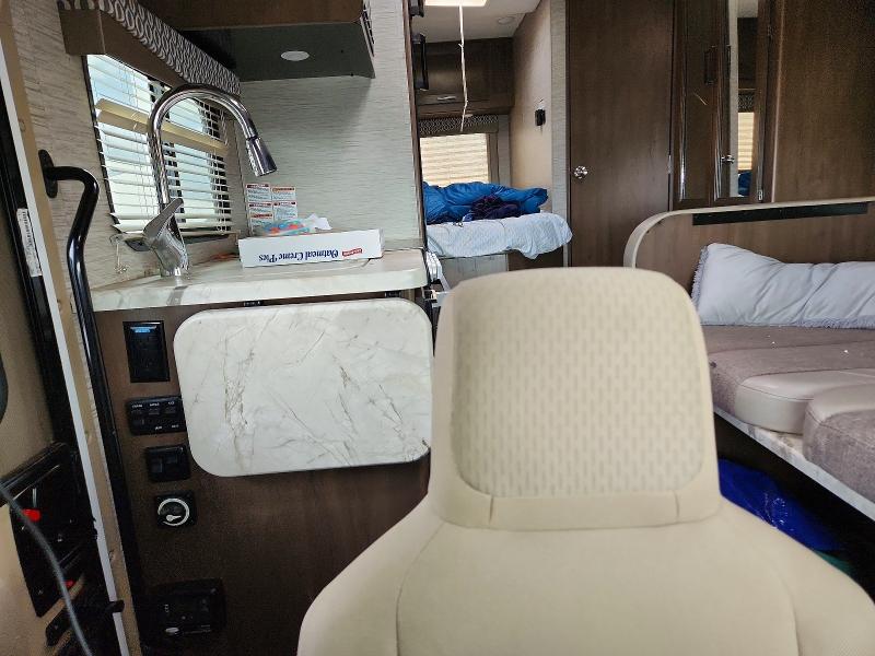 47015136 :رقم المزاد ، 1FDWE3FN6MDC24433 vin ، 2021 Ford Econoline مزاد بيع