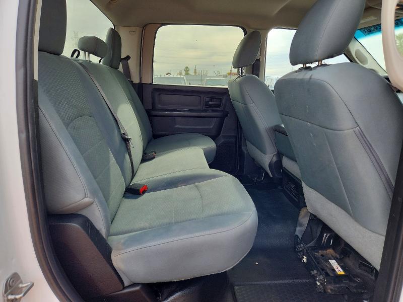 50302456 :رقم المزاد ، 3C6TR5CT1JG378127 vin ، 2018 Ram 2500 مزاد بيع