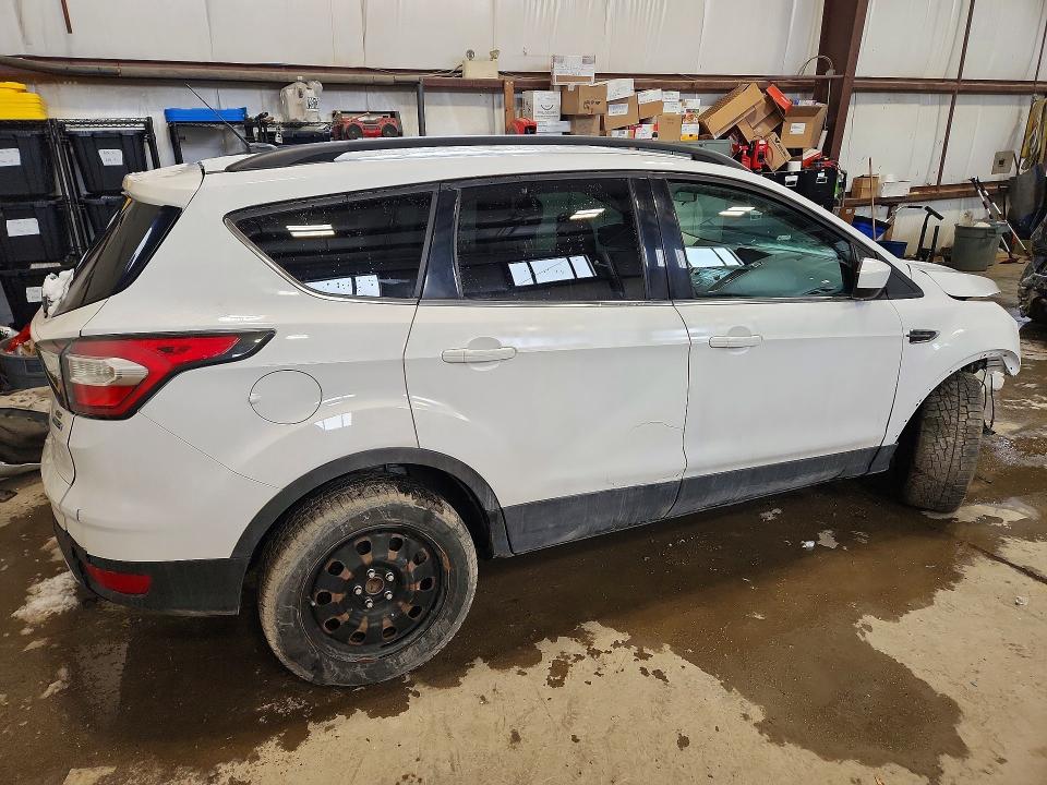 50070666 :رقم المزاد ، 1FMCU0GD3JUC80738 vin ، 2018 Ford Escape مزاد بيع