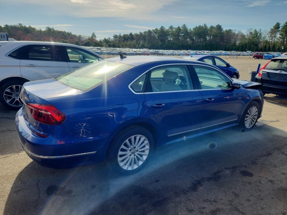 2017 Volkswagen Passat მანქანა იყიდება აუქციონზე, vin: 1VWBT7A32HC055087, აუქციონის ნომერი: 49225406