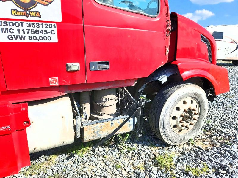 2015 Volvo Vn მანქანა იყიდება აუქციონზე, vin: 4V4NC9EJ4FN183258, აუქციონის ნომერი: 51328036