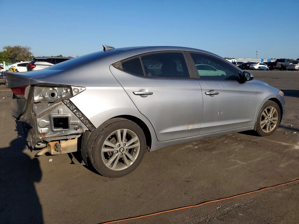 49567826 :رقم المزاد ، 5NPD84LF2HH172174 vin ، 2017 Hyundai Elantra مزاد بيع