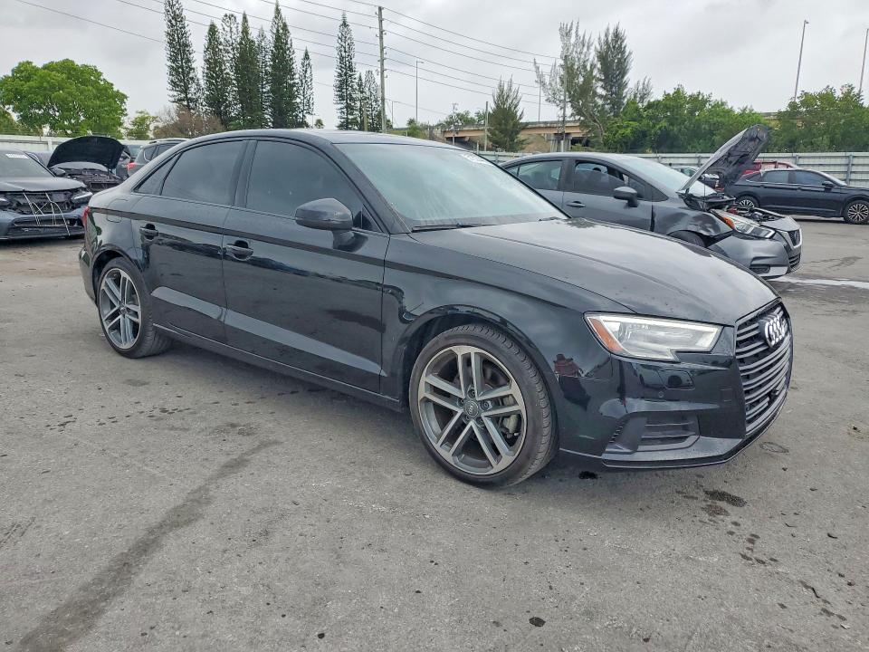 51324486 :رقم المزاد ، WAUAUGFF7LA003339 vin ، 2020 Audi A3 مزاد بيع