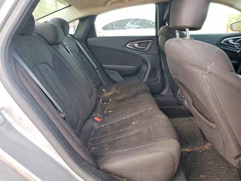 2015 Chrysler 200 მანქანა იყიდება აუქციონზე, vin: 1C3CCCAB1FN702303, აუქციონის ნომერი: 48323286