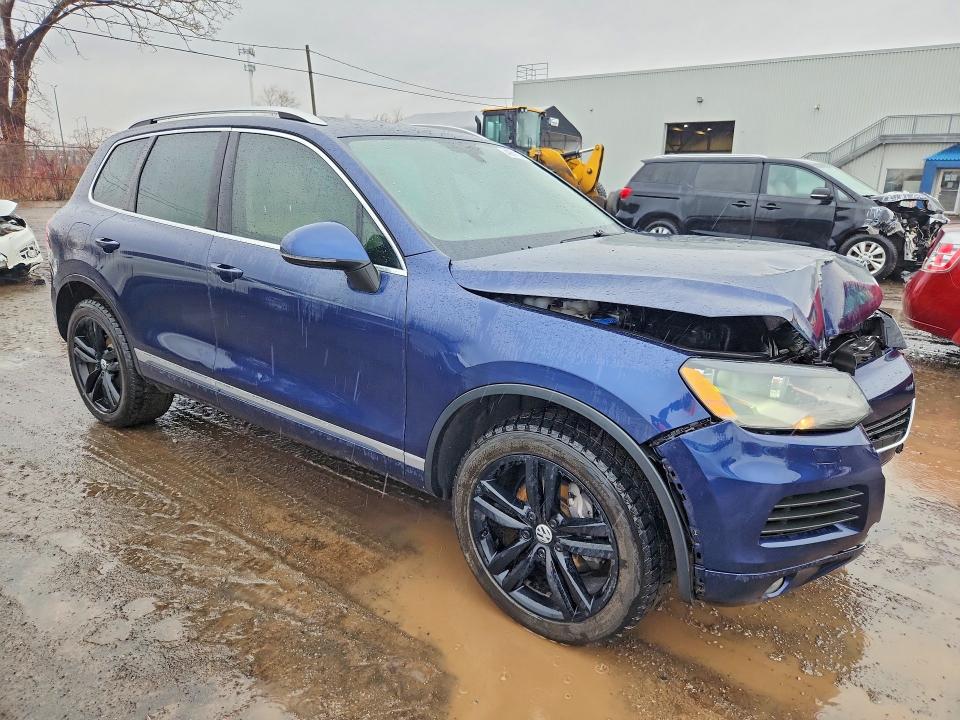 49611586 :رقم المزاد ، WVGEP9BP4ED010459 vin ، 2014 Volkswagen Touareg مزاد بيع
