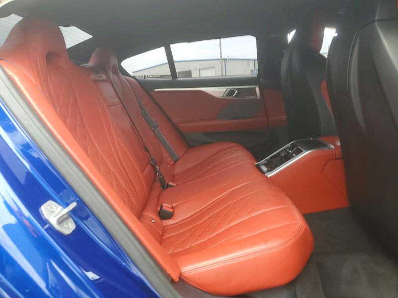 49313646 :رقم المزاد ، WBSGV0C03NCH18297 vin ، 2022 Bmw M8 مزاد بيع