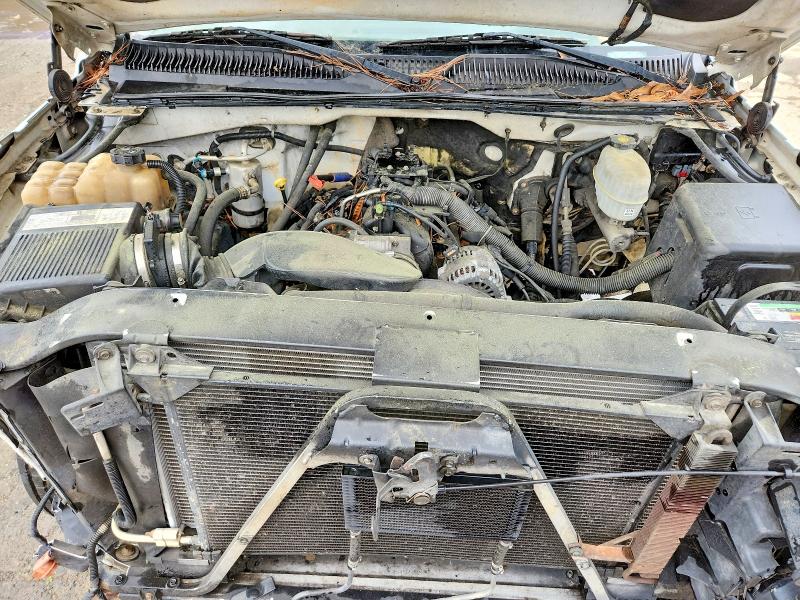 Продаж на аукціоні авто 2003 Chevrolet Silverado, vin: 1GCHC23U23F258932, номер лоту: 48122246