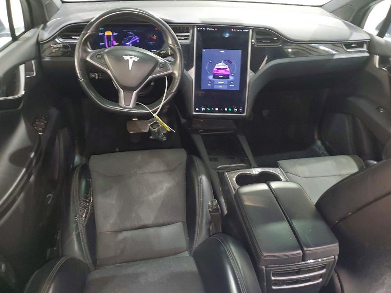 49091766 :رقم المزاد ، 5YJXCBE23JF102438 vin ، 2018 Tesla Model X مزاد بيع