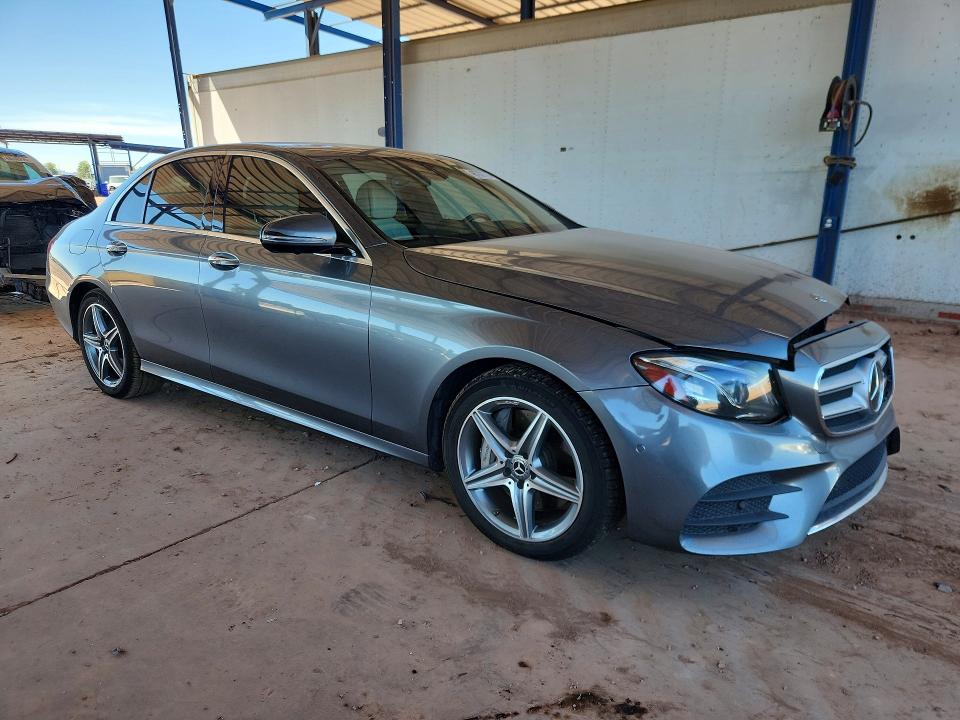 48702776 :رقم المزاد ، WDDZF4JB0JA302208 vin ، 2018 Mercedes-benz E مزاد بيع