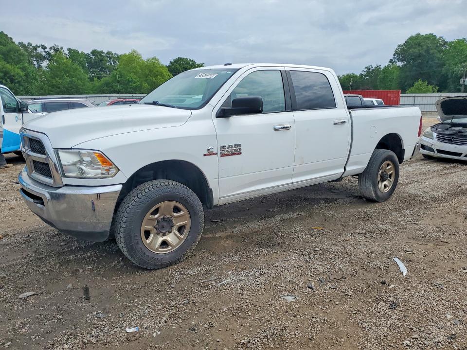 51978506 :رقم المزاد ، 3C6UR5DL8JG424782 vin ، 2018 Ram 2500 مزاد بيع
